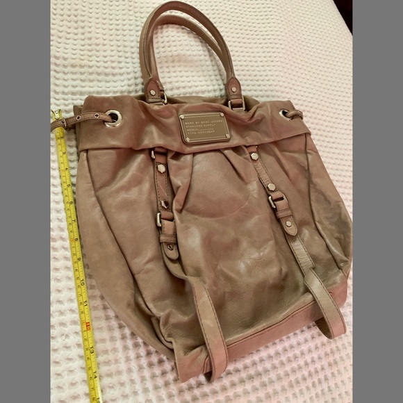 ☑️SOLD☑️Marc by Marc Jacobs Leather Tote Standard - Picture 2 of 7